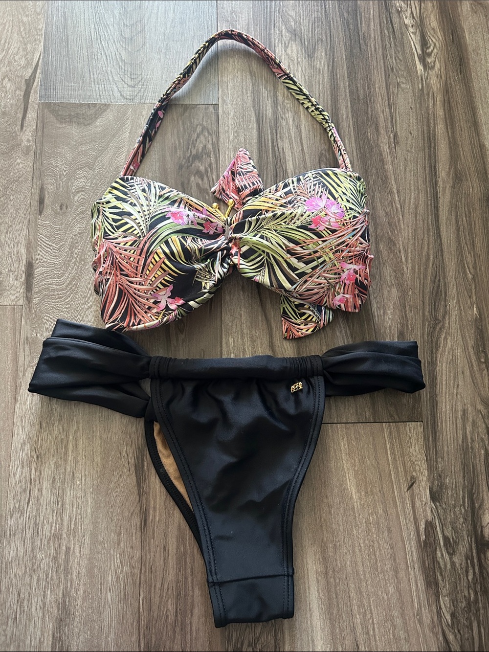 AGUA DOCE Tropical Palm Print Bandeau Bikini Top with Black Side-Detail Bottom